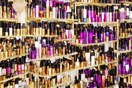 Opdag de nyeste trends inden for hårkure: Fra keratinbehandlinger til hårmaske med guld